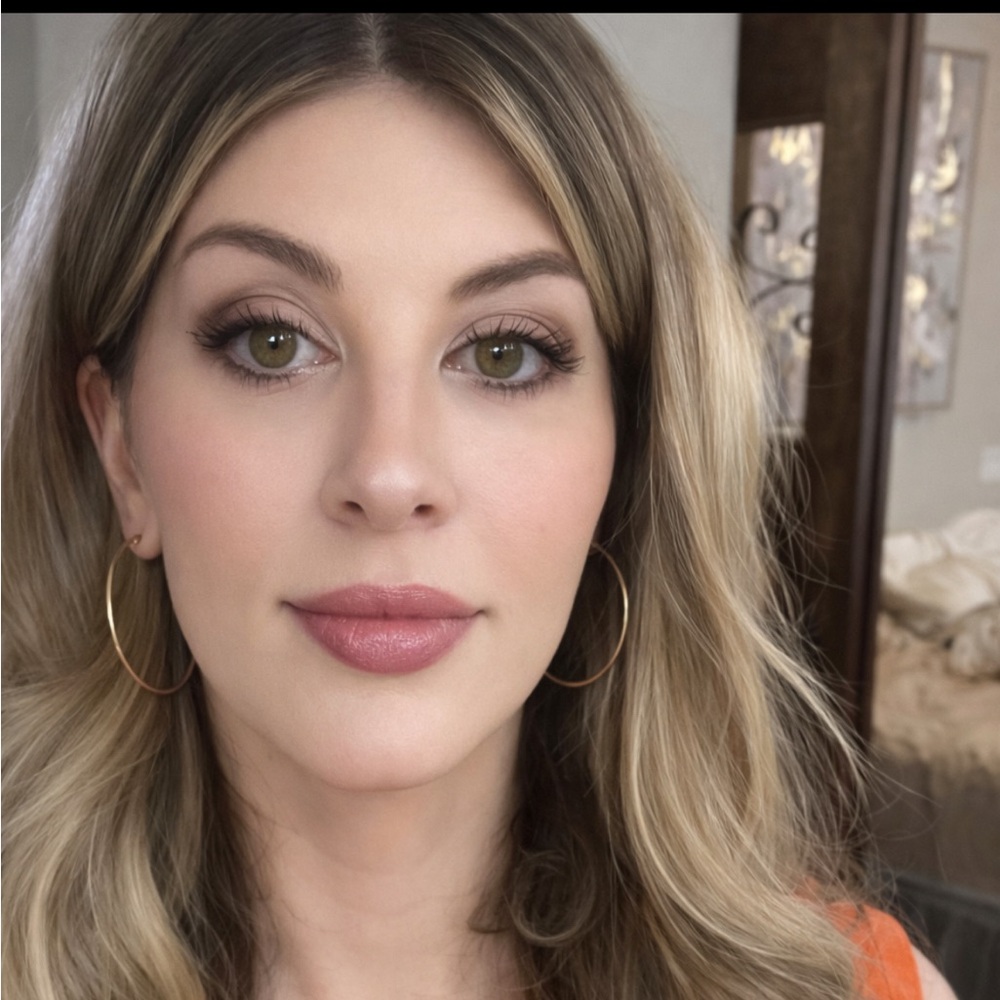 Meet your Posher, Kendra